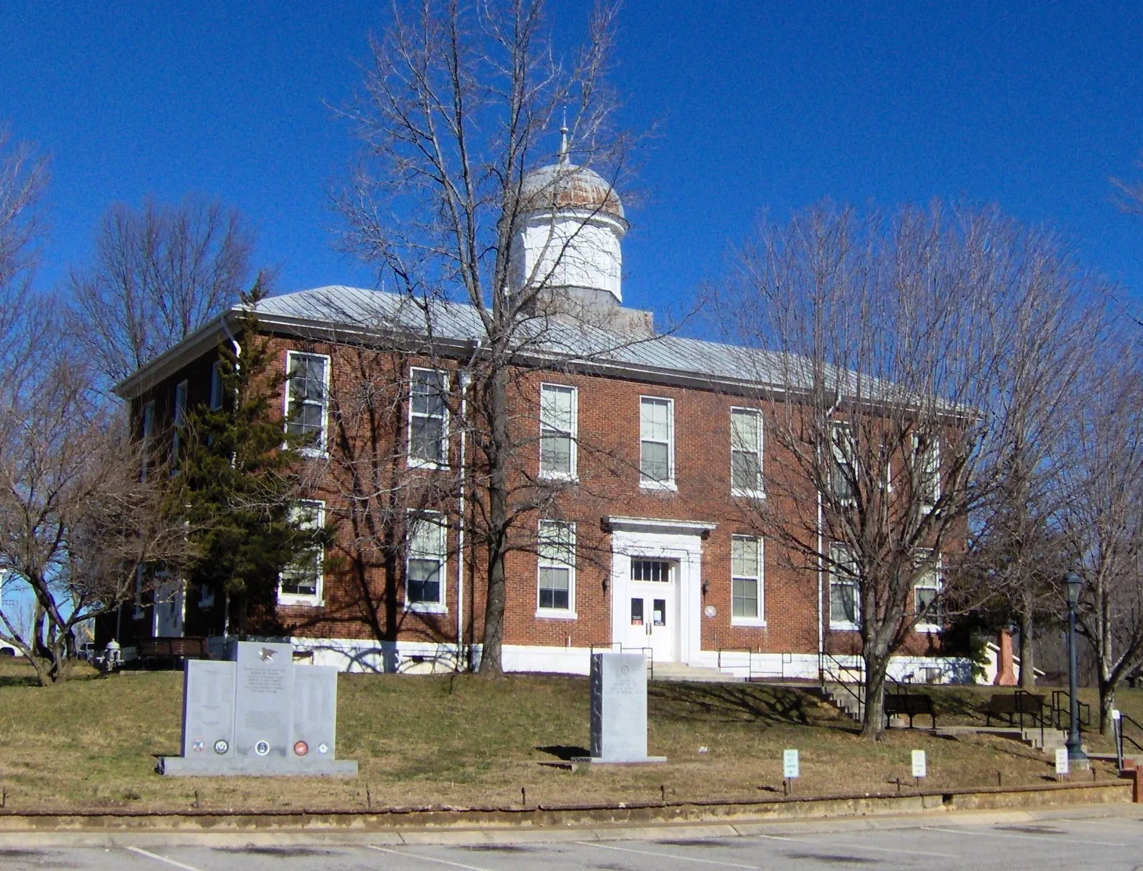 Dickson County Courthouse in Dickson TN